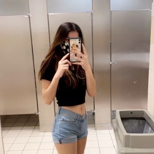 Meet your Posher, Allison